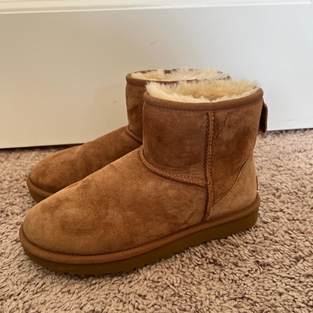 UGG mini